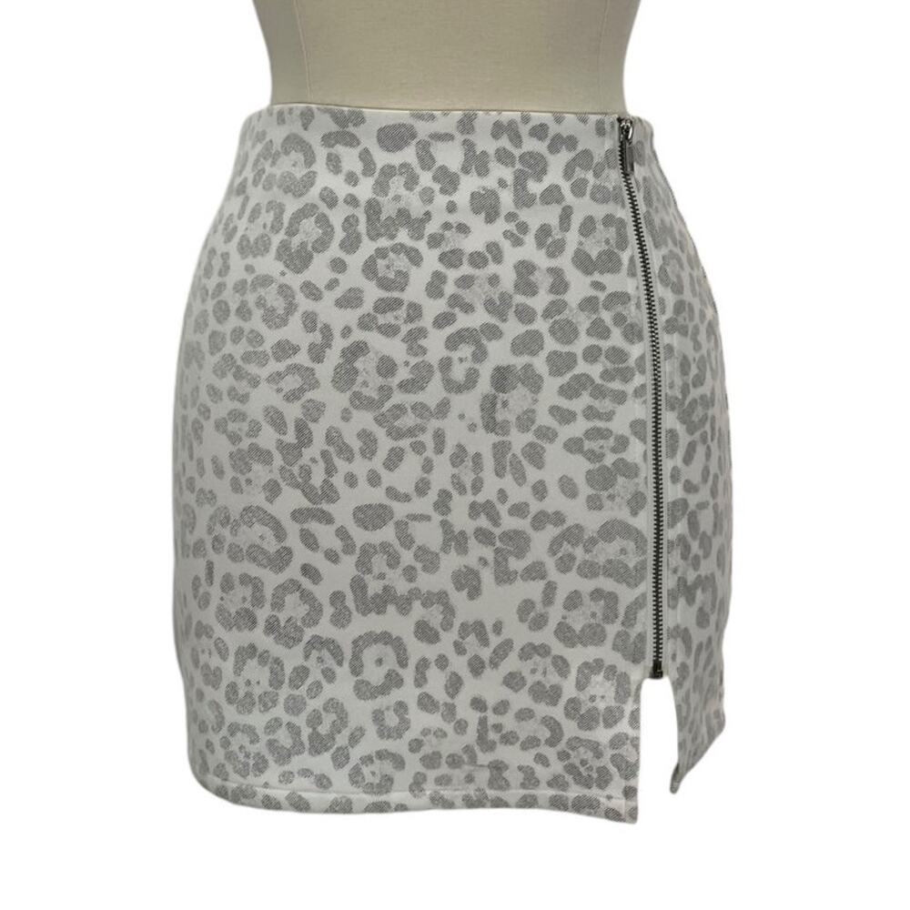 LE LIS White Leopard Print Mini Skirt SZ SMALL